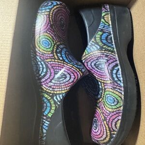 CROCS Women's Multicolor Patterned Mules